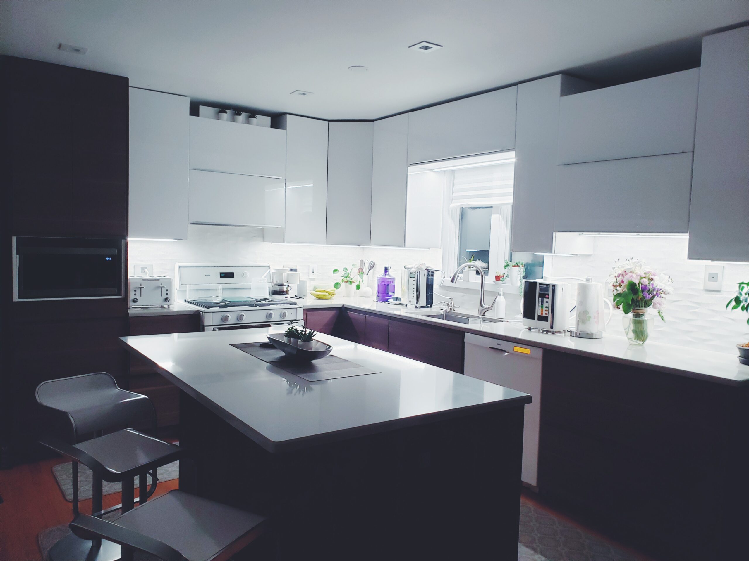 This home interior design company in Malaysia can help you remodel your kitchen in a creative way